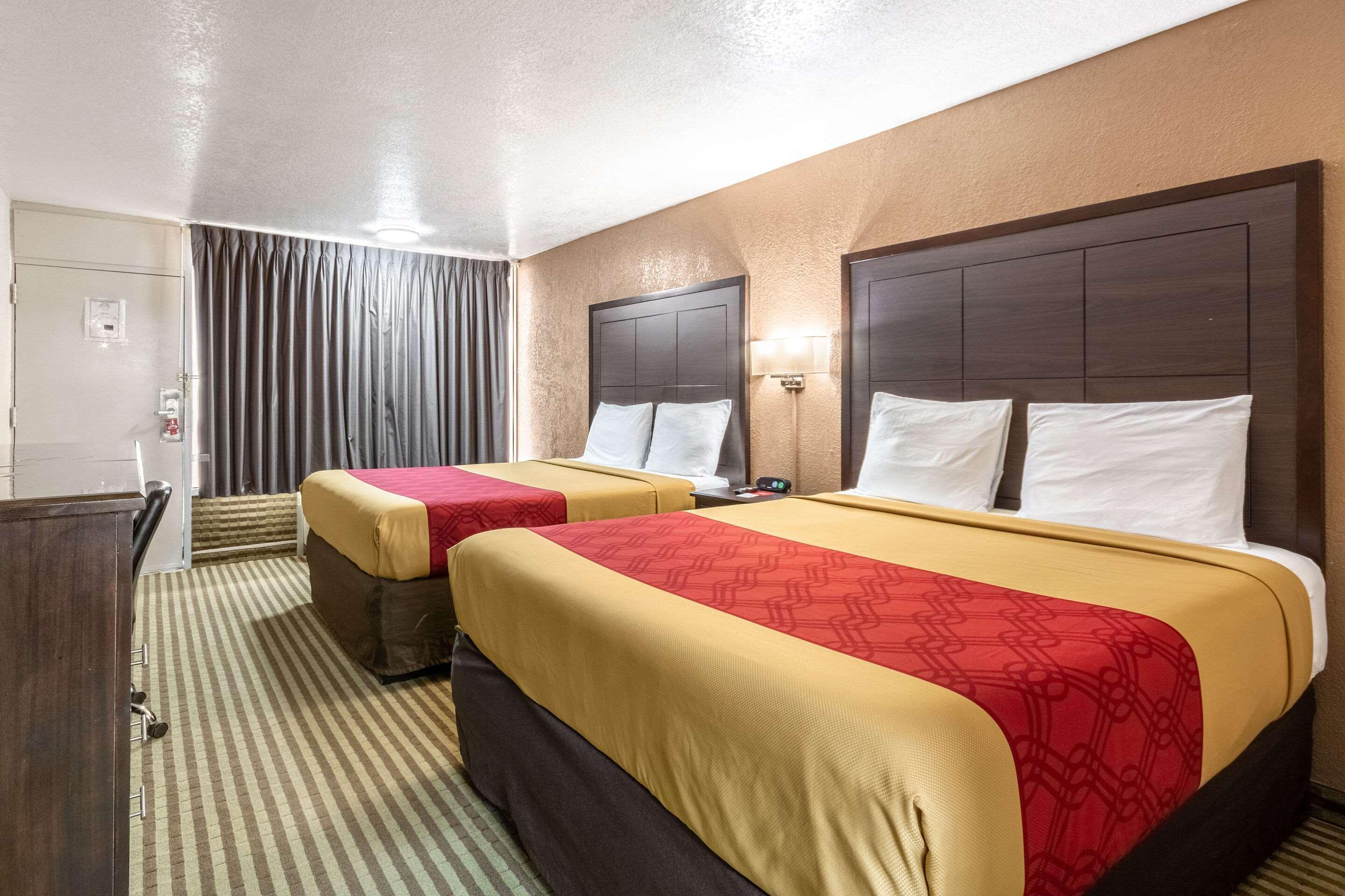 Econo Lodge Winfield Buitenkant foto