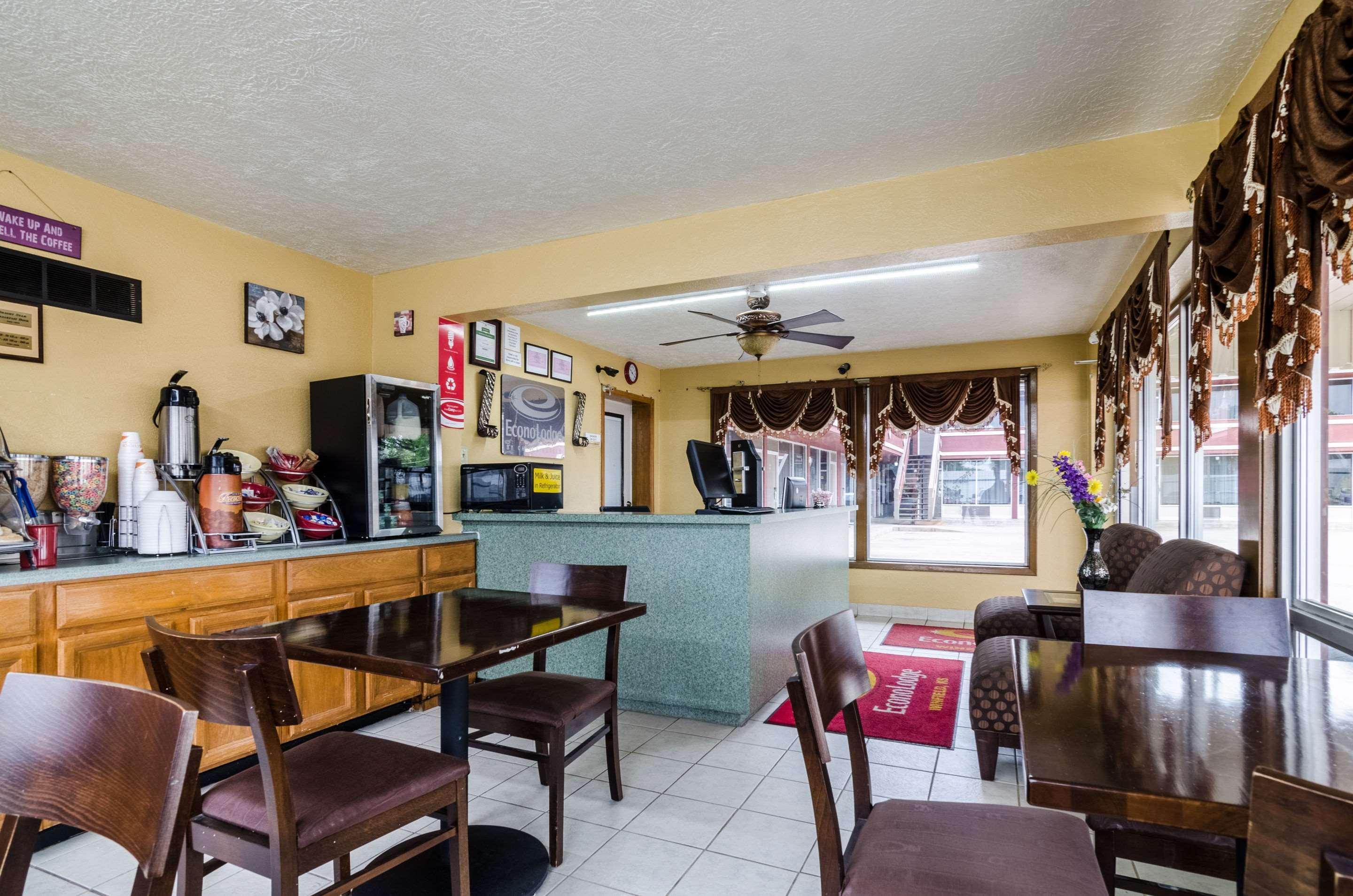 Econo Lodge Winfield Buitenkant foto