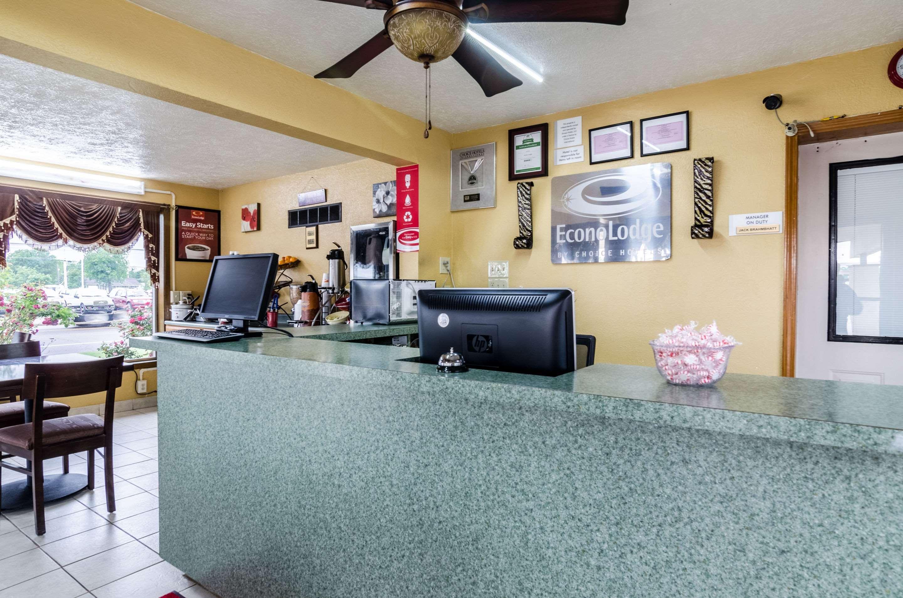 Econo Lodge Winfield Buitenkant foto