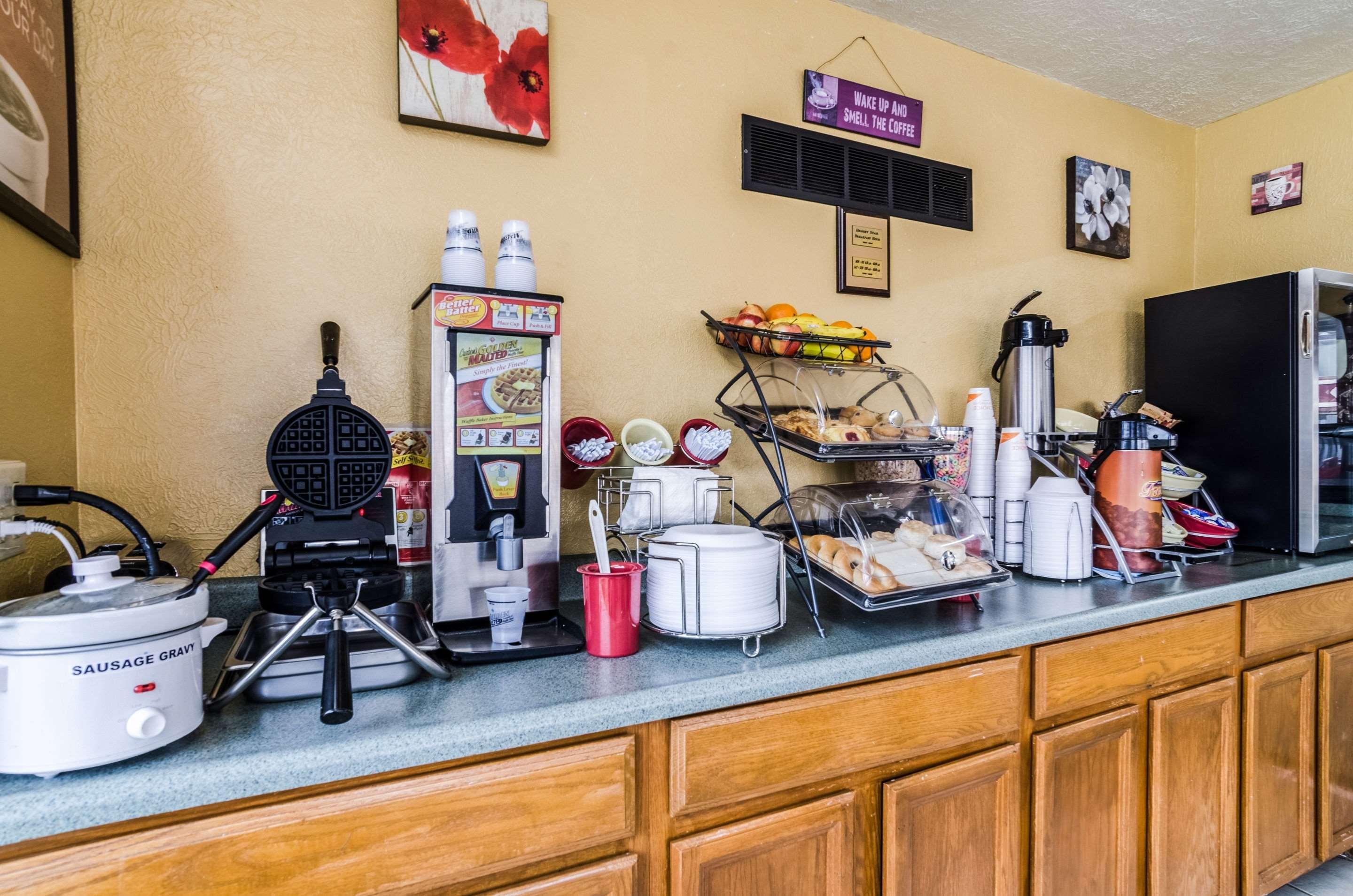 Econo Lodge Winfield Buitenkant foto